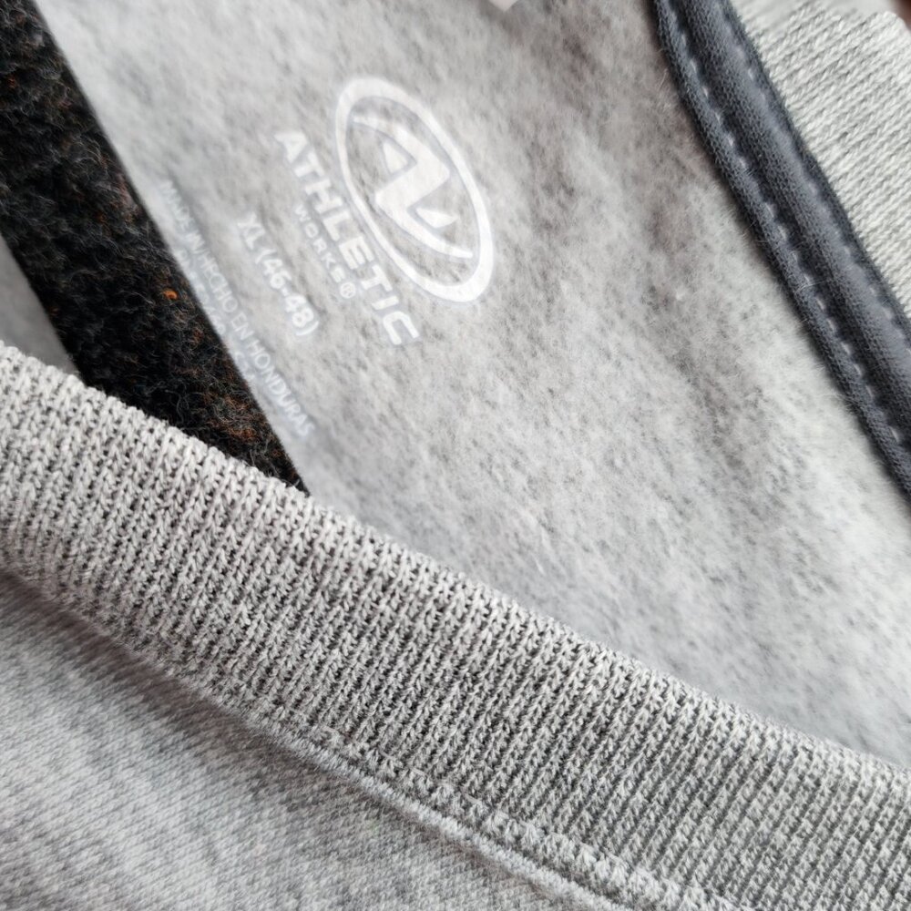 Cat Mom Sweatshirt NWT - Picture 2 of 3